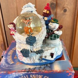 NIB Vintage Rudolph & Island of Misfits Musical Snow Globe